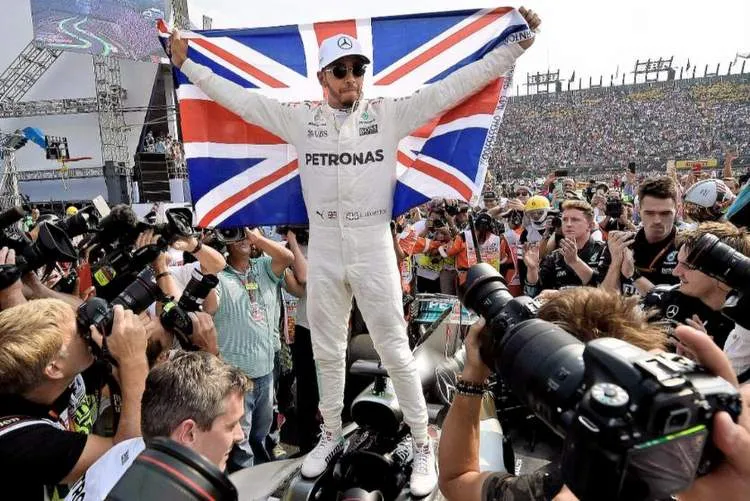 lewis hamilton 4