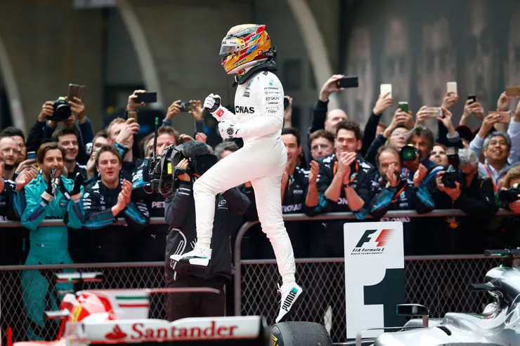 lewis hamilton mercedes gp china 2017 shanghai rennen fotoshowbig e15d2ca8 1064341