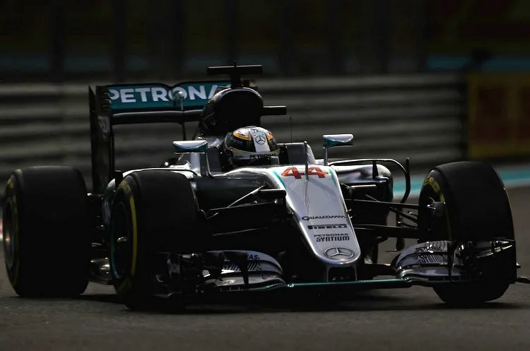 lewishamiltonf1grandprixabudhabipracticea6 eqhjht9nx 001