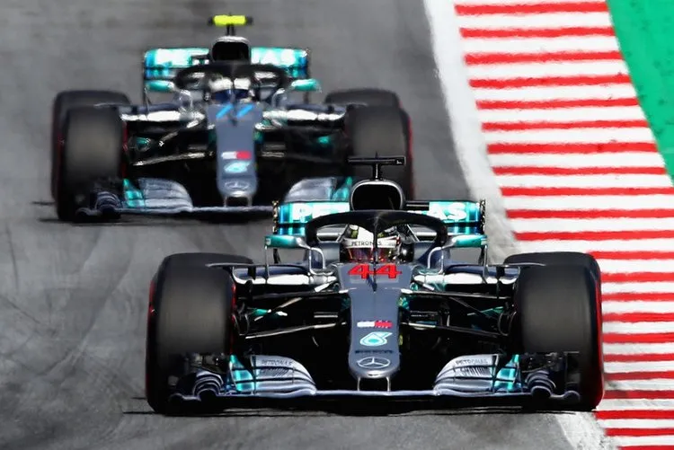 lewishamiltonvaltteribottasf1grandprixhgayykumdwux