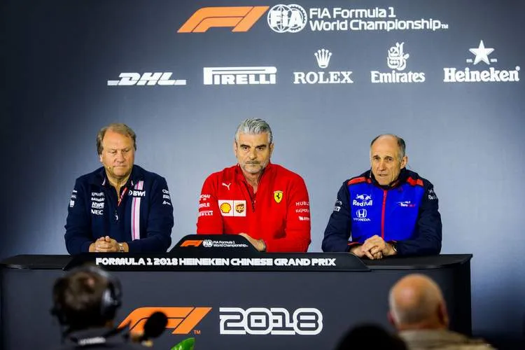 maurizioarrivabenef1grandprixchinapracticeakm6rikzyl x 001