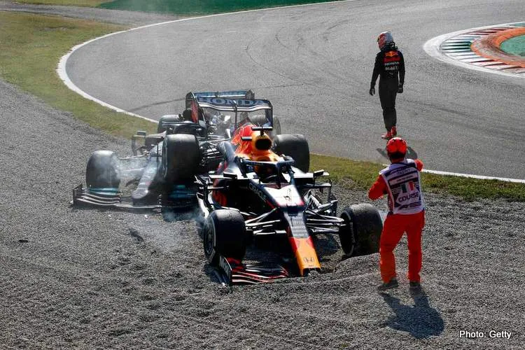 max verstappen walks away from crash with lewis hamilton in italian gp 2021