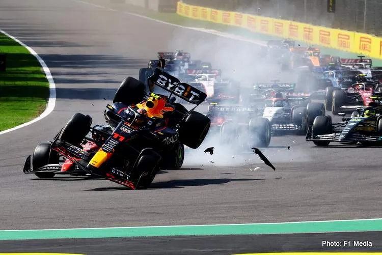 perez crash mexico gp 001