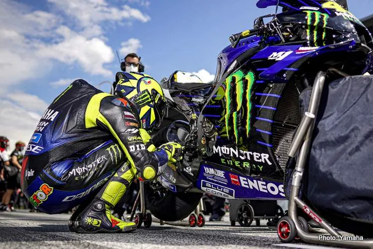 rossi praying