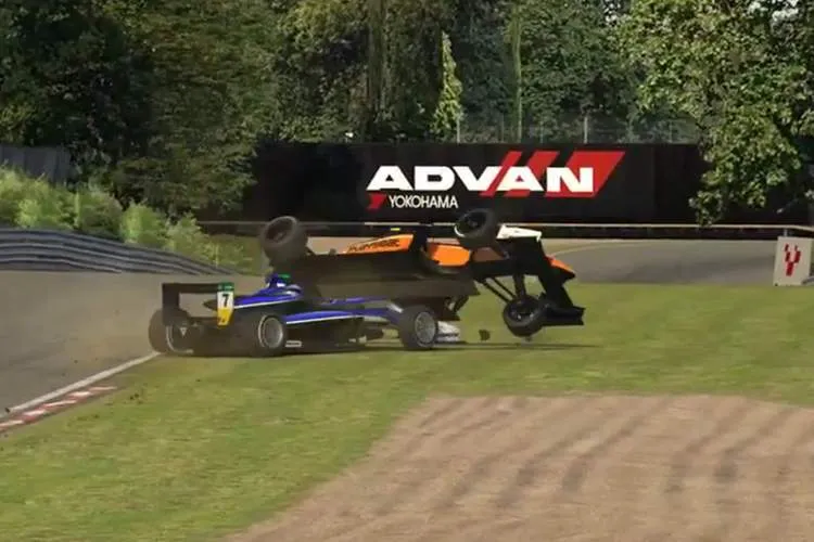 verstappen iracing crash photo 1