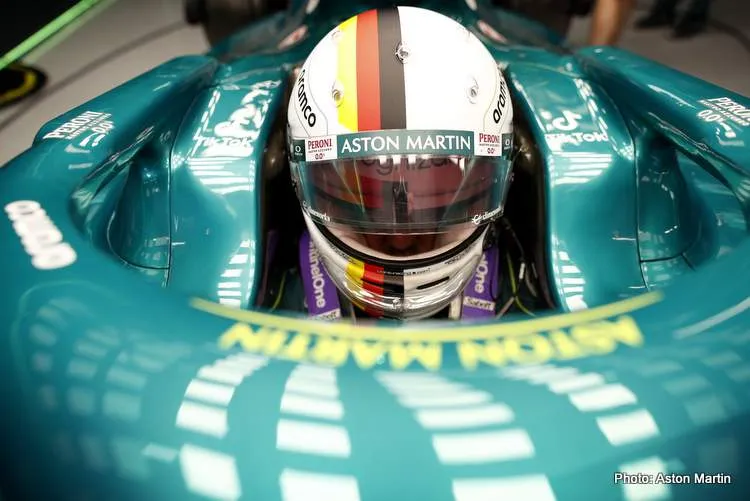 vettel barcelona testing amr22 2 2022