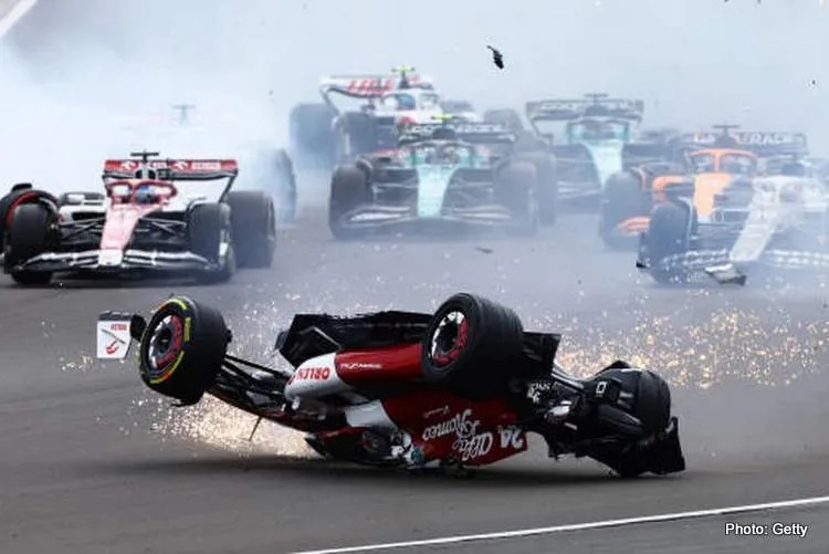 zhou silverstone crash 4 2022