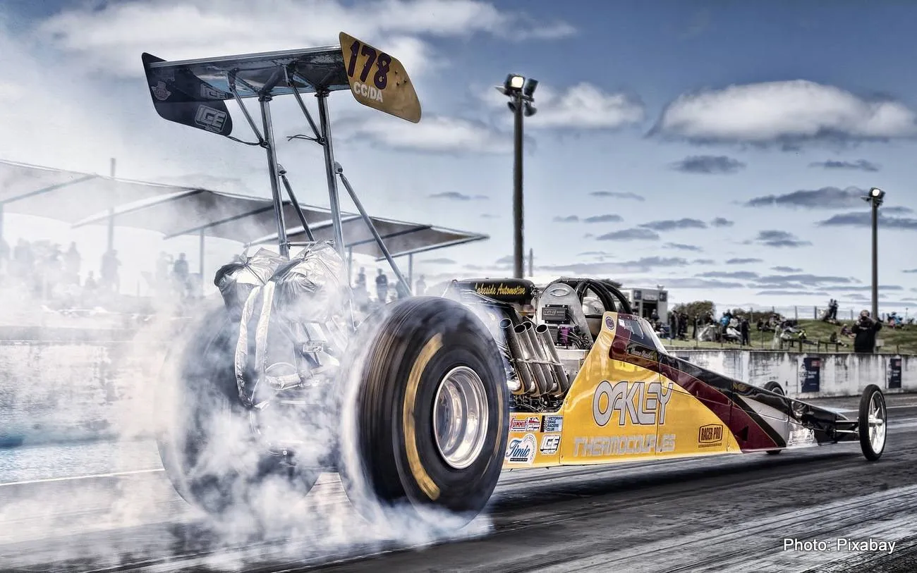drag-racing-2392172_1920