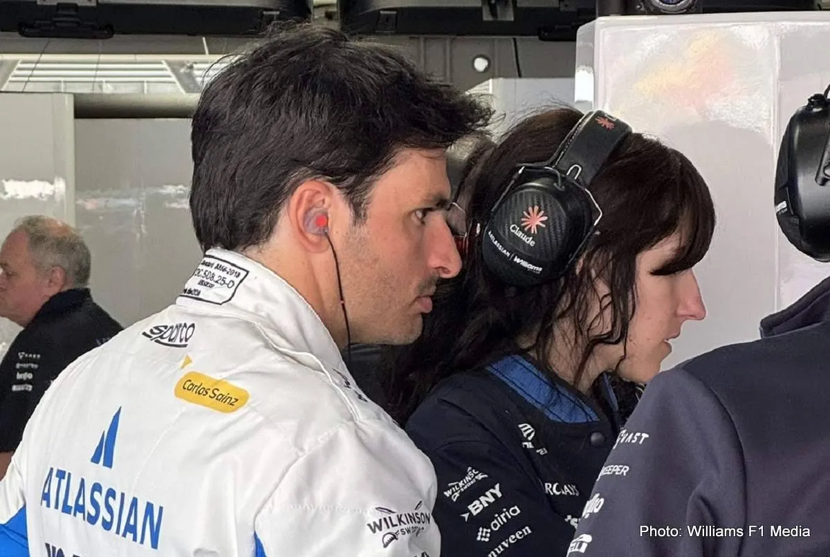 Sainz-Williams-Garage-2026