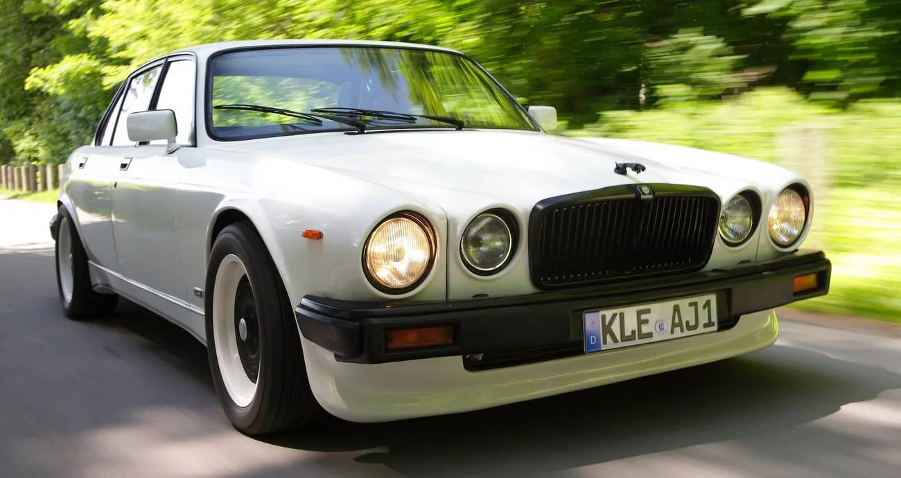 Jaguar-XJ-v12-