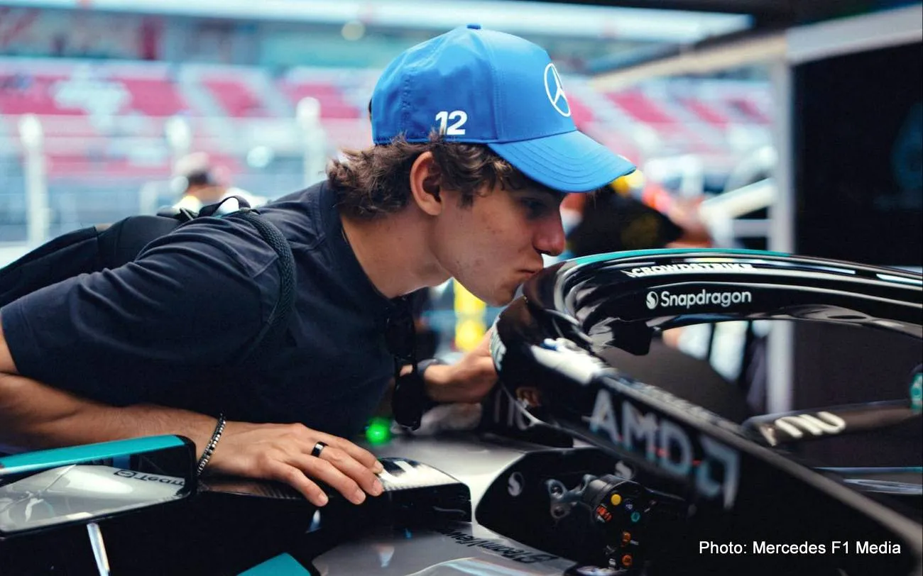 kimi antonelli mercedes kiss car