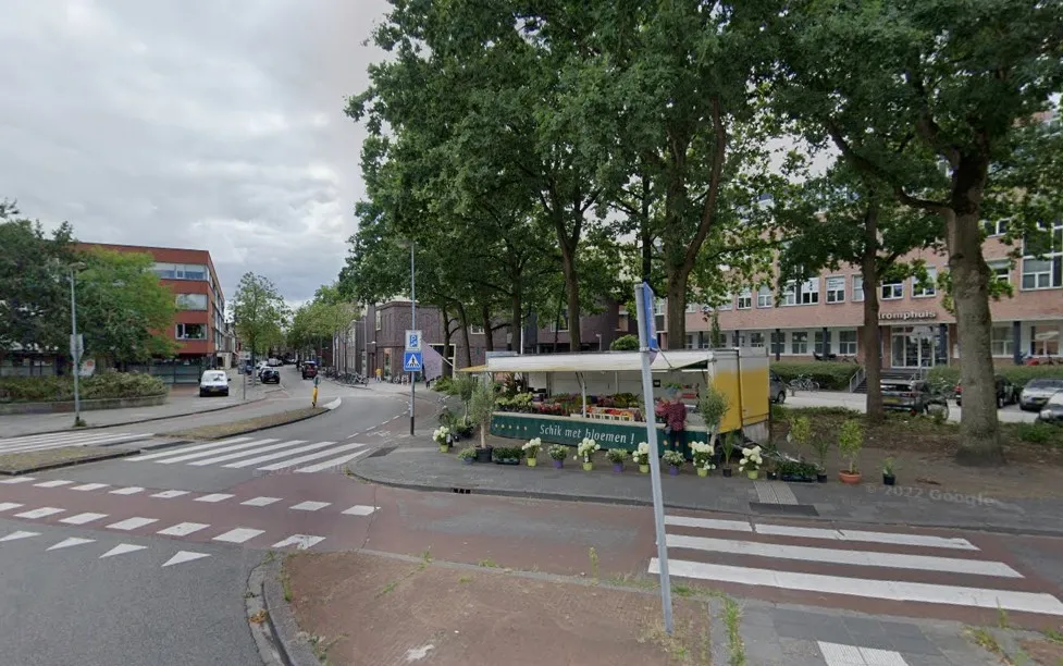 bloemenkraam hoek meeuwerderweg