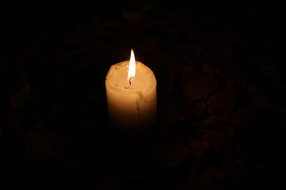 candle 516638 960 720 brandende kaars