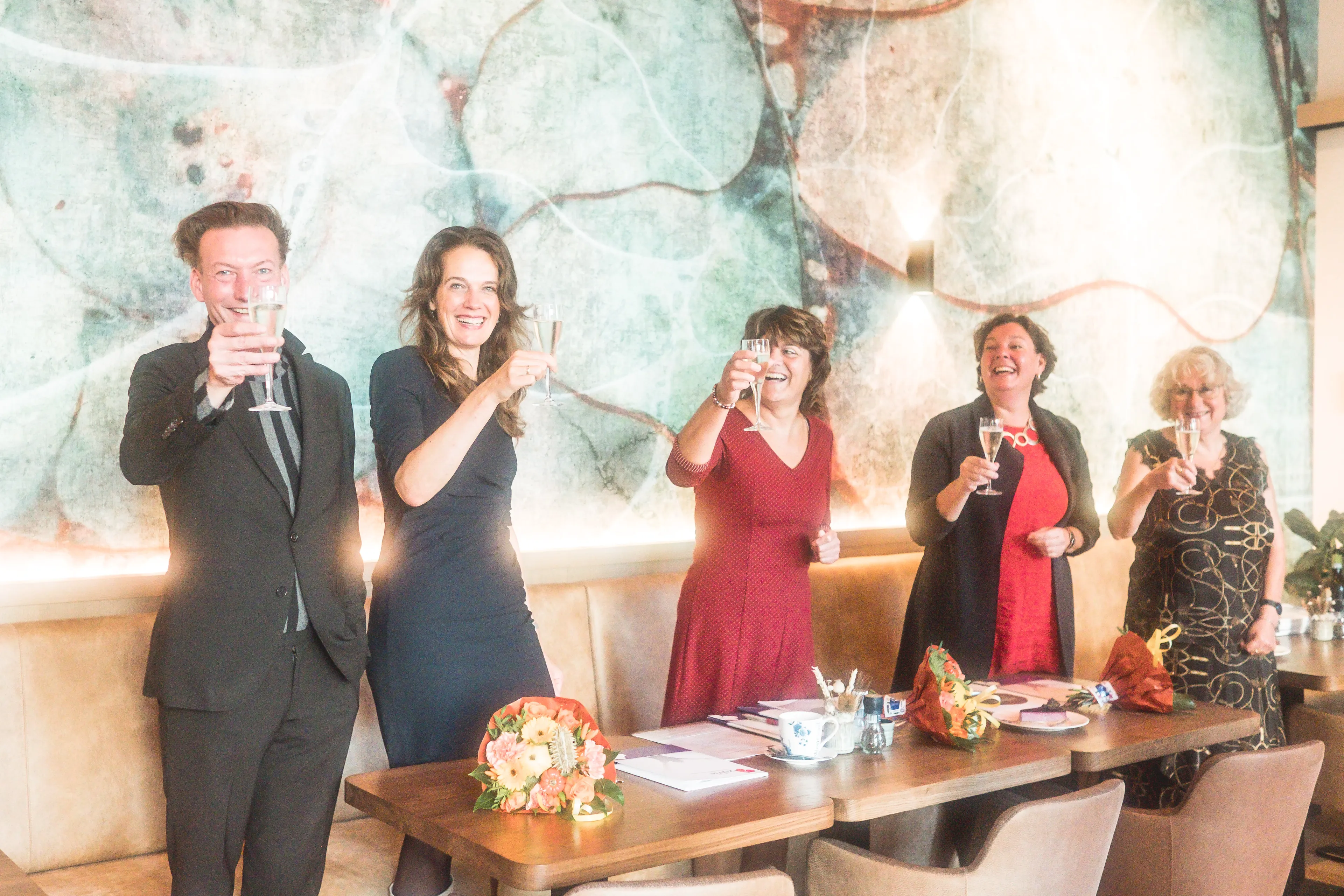 dscf8930 sebastiaan rodenhuis marketing groningen op de foto van links naar rechts tjeerd van dekken barbara risselada tjaaktje bakker servia van der laak en dirkje tuik