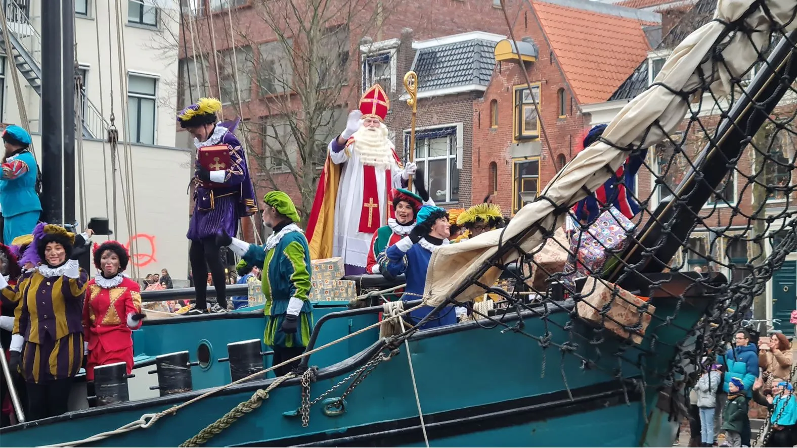 sint stoomboot pieten