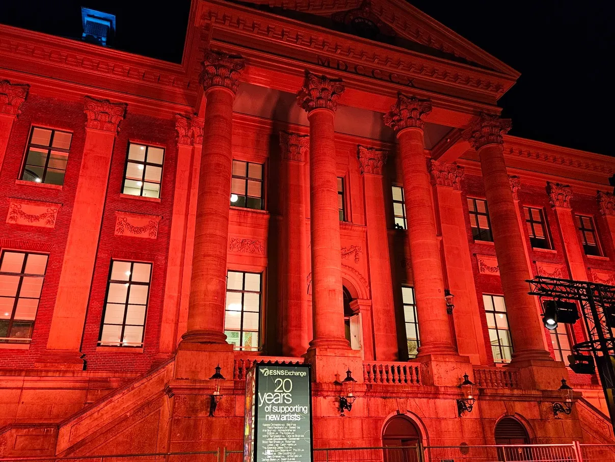 stadhuis oranje gloed