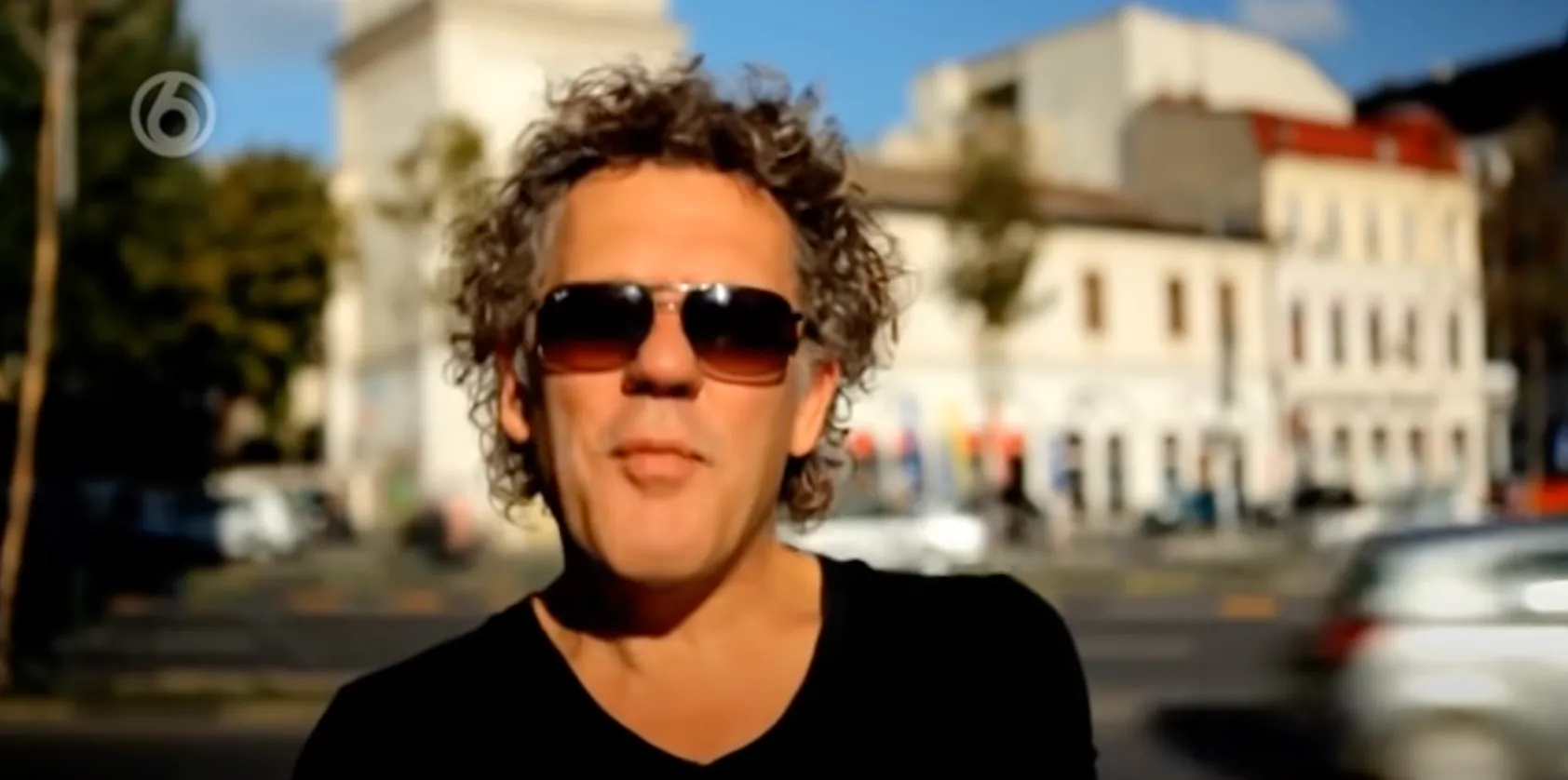 Ernstige mishandeling presentator Kees van der Spek: 'Hij sloeg er meteen op los'