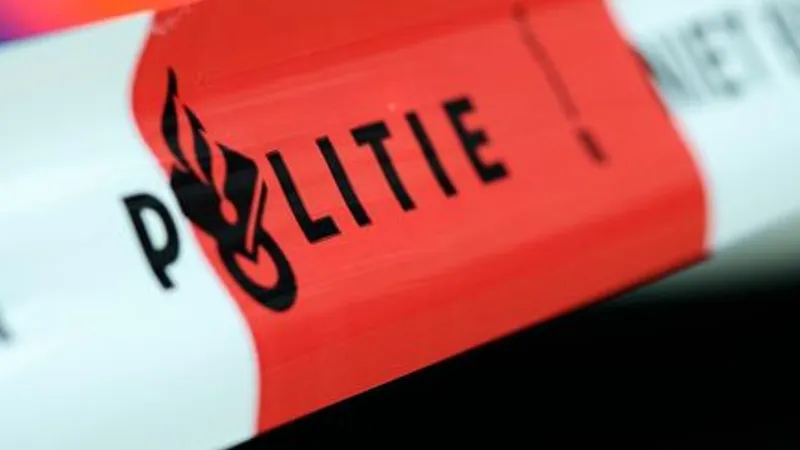 Overleden en gewonde persoon aangetroffen in woning
