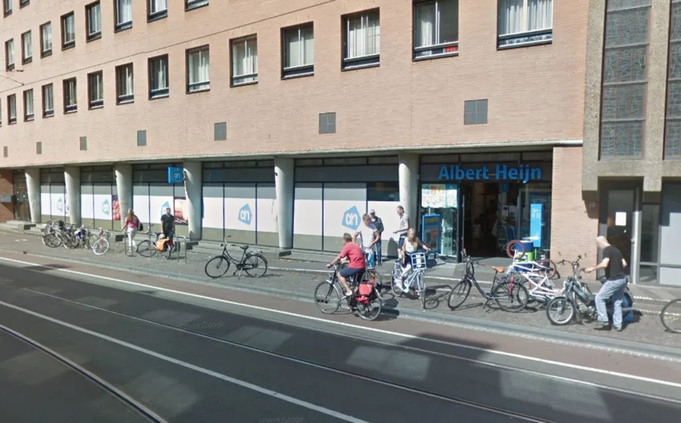 Medewerkster van Albert Heijn doodgestoken