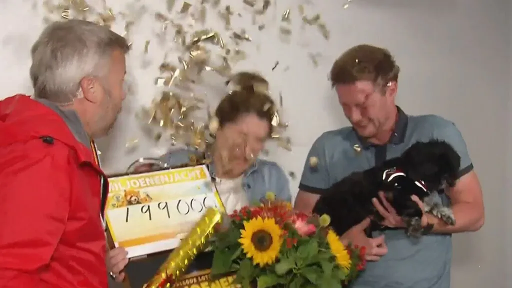 VIDEO: Confettikanon knalt in gezicht Miljoenenjacht-thuiswinnaar: "Gaat het!?"