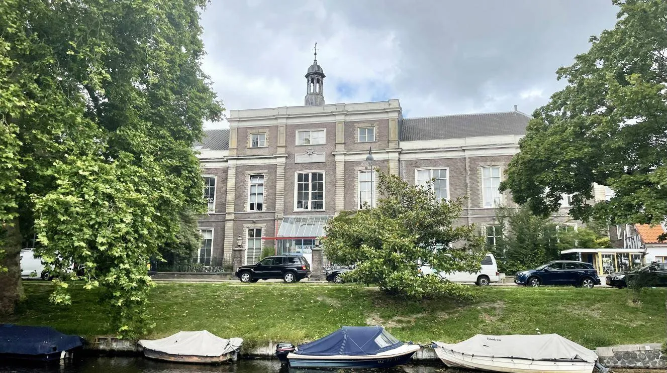 Egelantier_vanaf_de_overkant