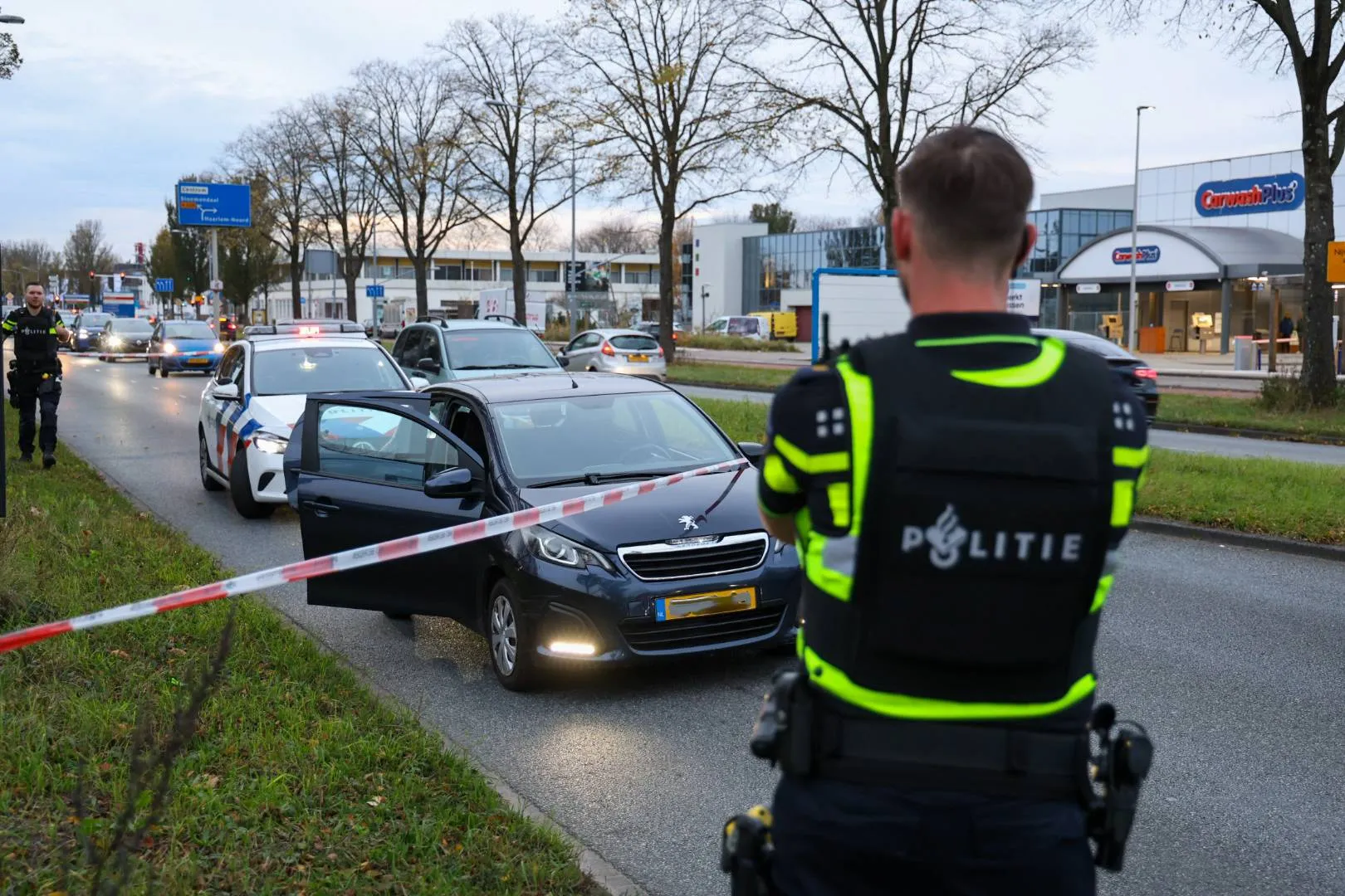 2F8846F9-28C7-4D97-B8ED-F27F33CA3456