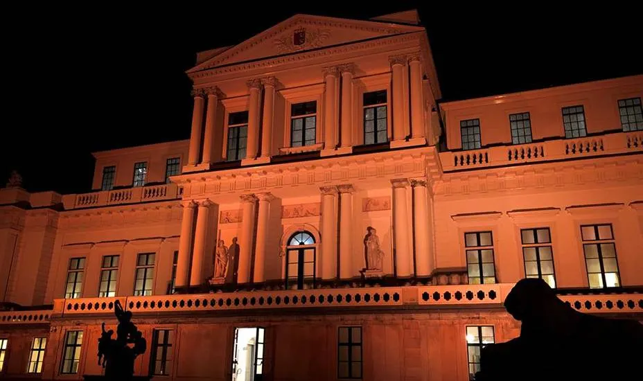 Oranje provinciehuis vanwege ‘Orange the World’