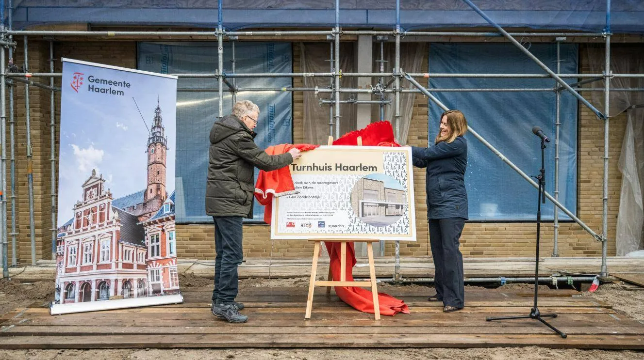 koenvanderleefotografie_gemeentehlm_onthullingturnhal-14-1