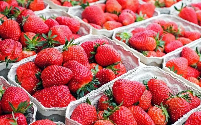 strawberries 1350482 640