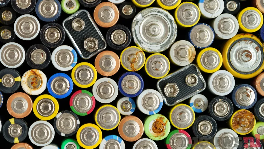Batterijen, het is vandaag de dag van de batterij en nat