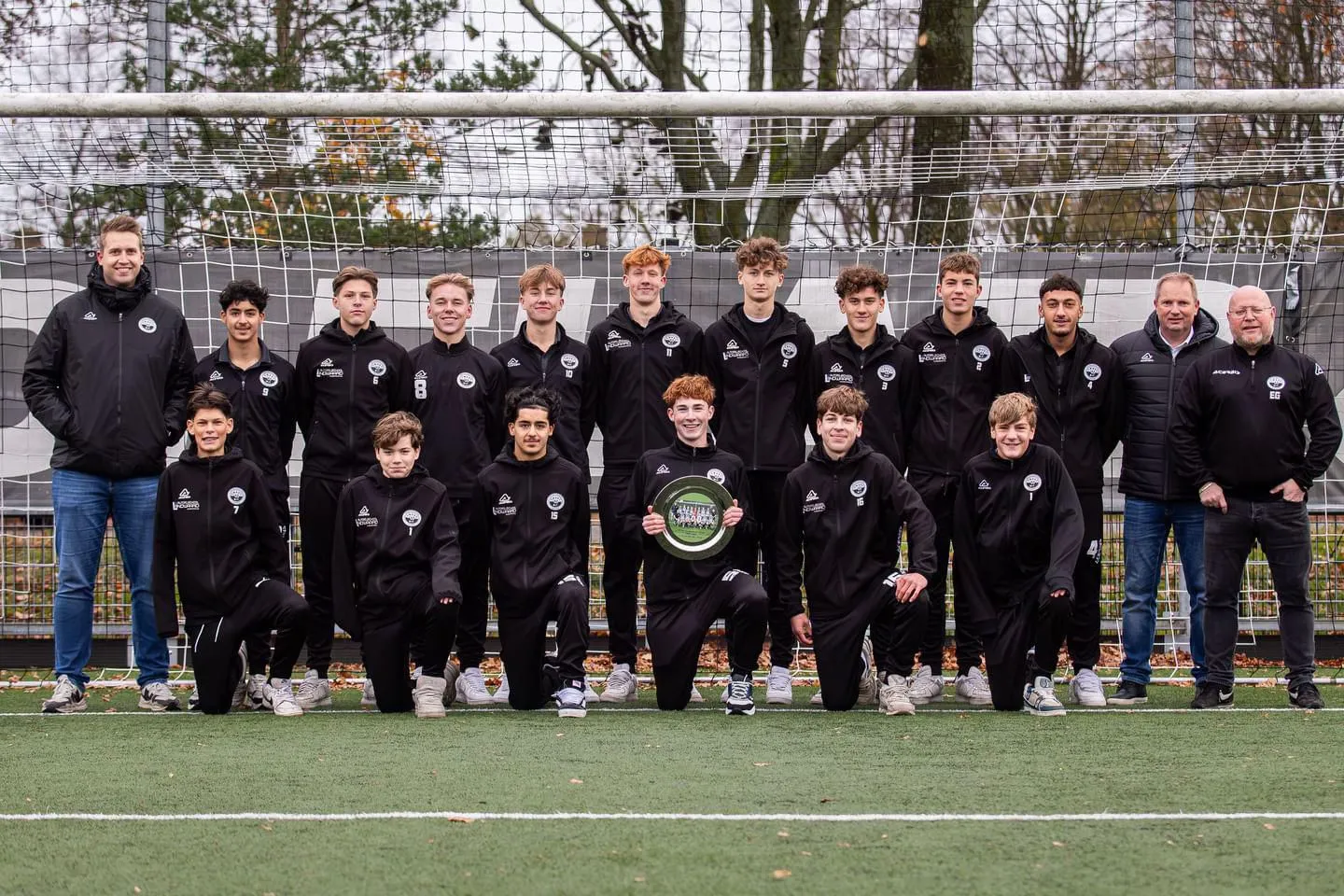 Jeugdkampioen JO16-1 schrijft clubgeschiedenis