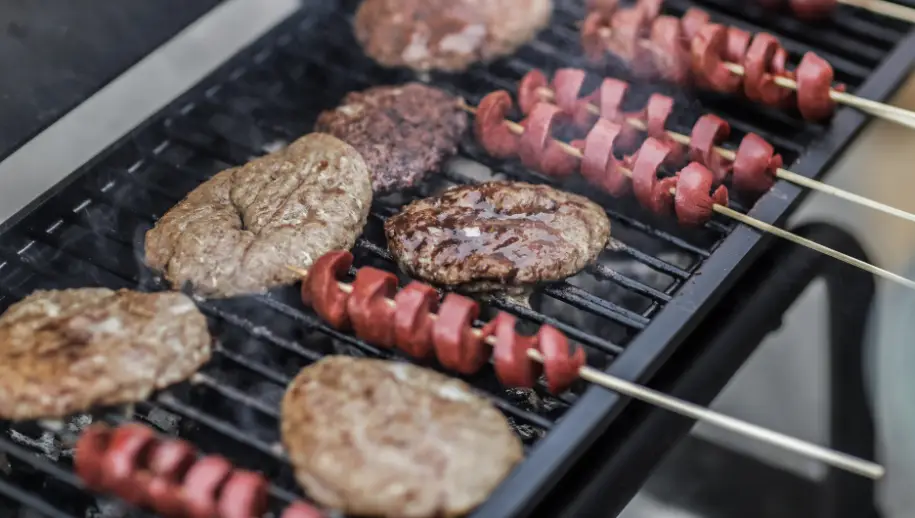 Buurtbarbecue brengt mensen dichter bij elkaar