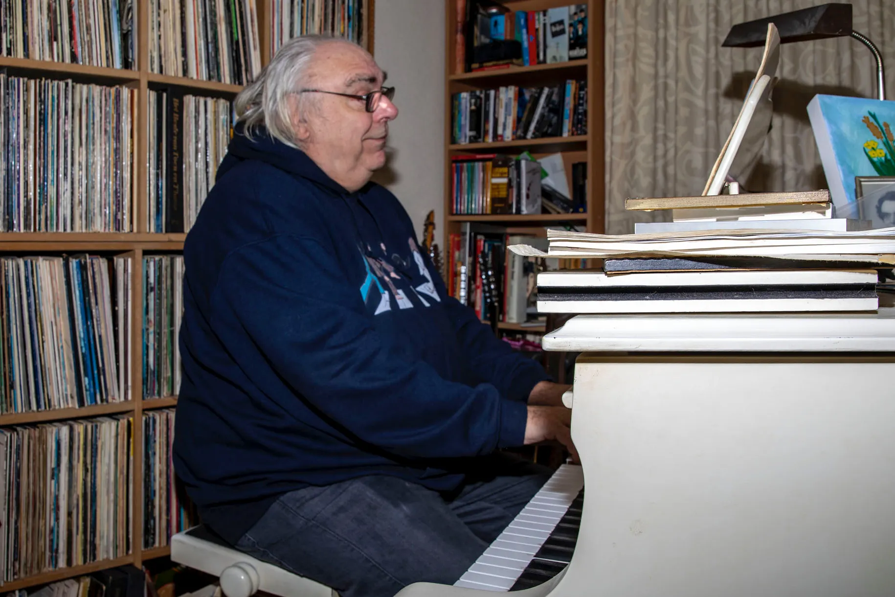 ruud achter piano