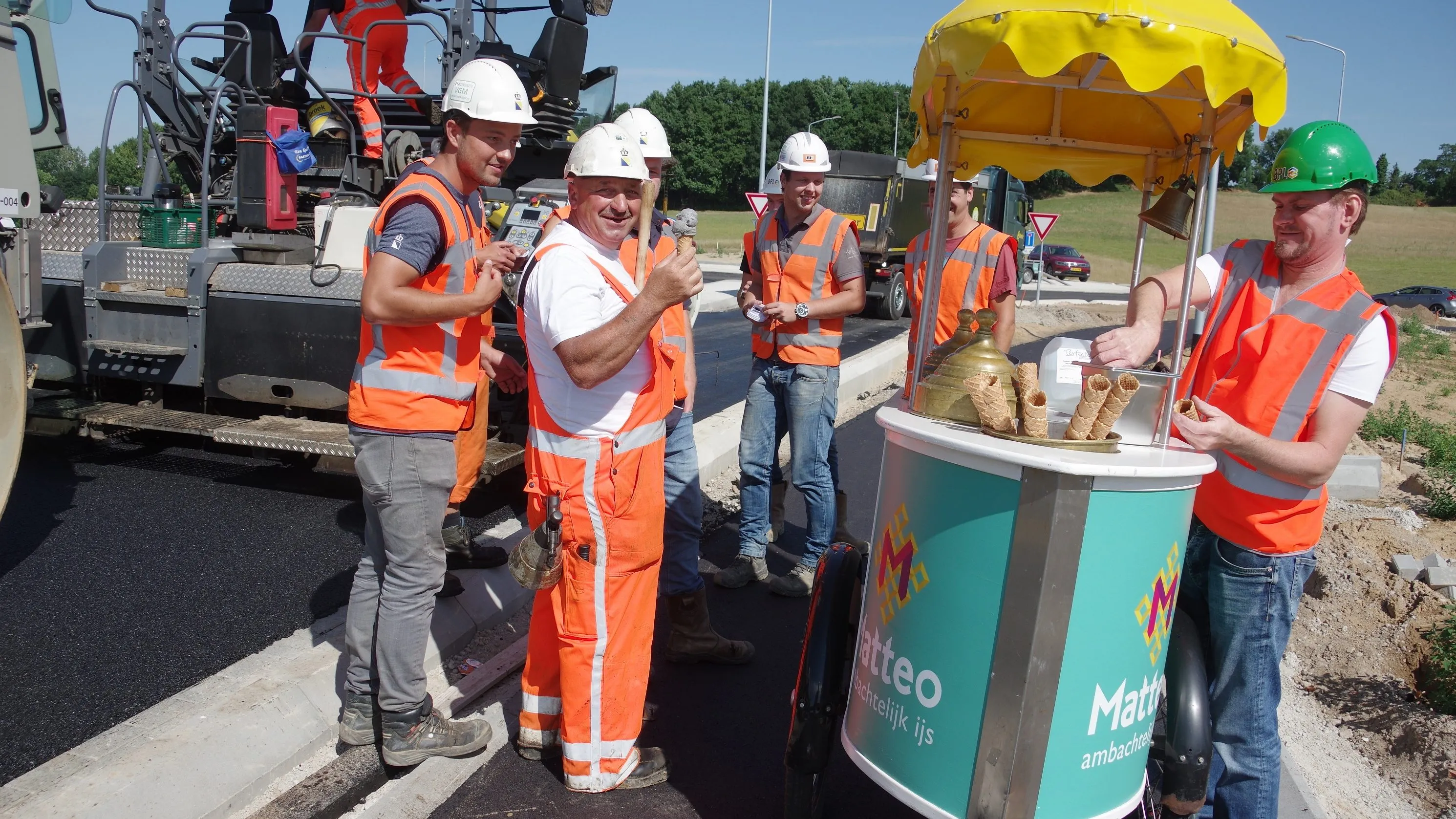 20170718 heerlen hoensbroek randweg asfalteren en ijsjes 1 compressed e1500401264803