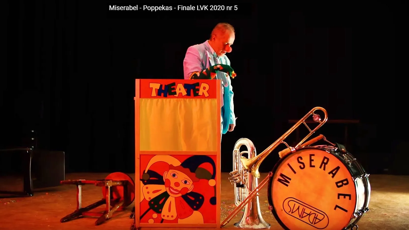 miserabel still uit clip 2