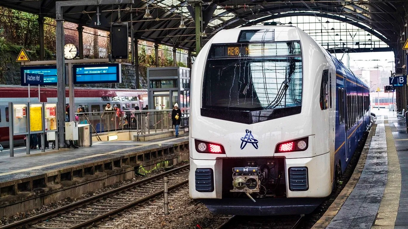 re18 aachen hauptbahnhof door wouter roosenboom