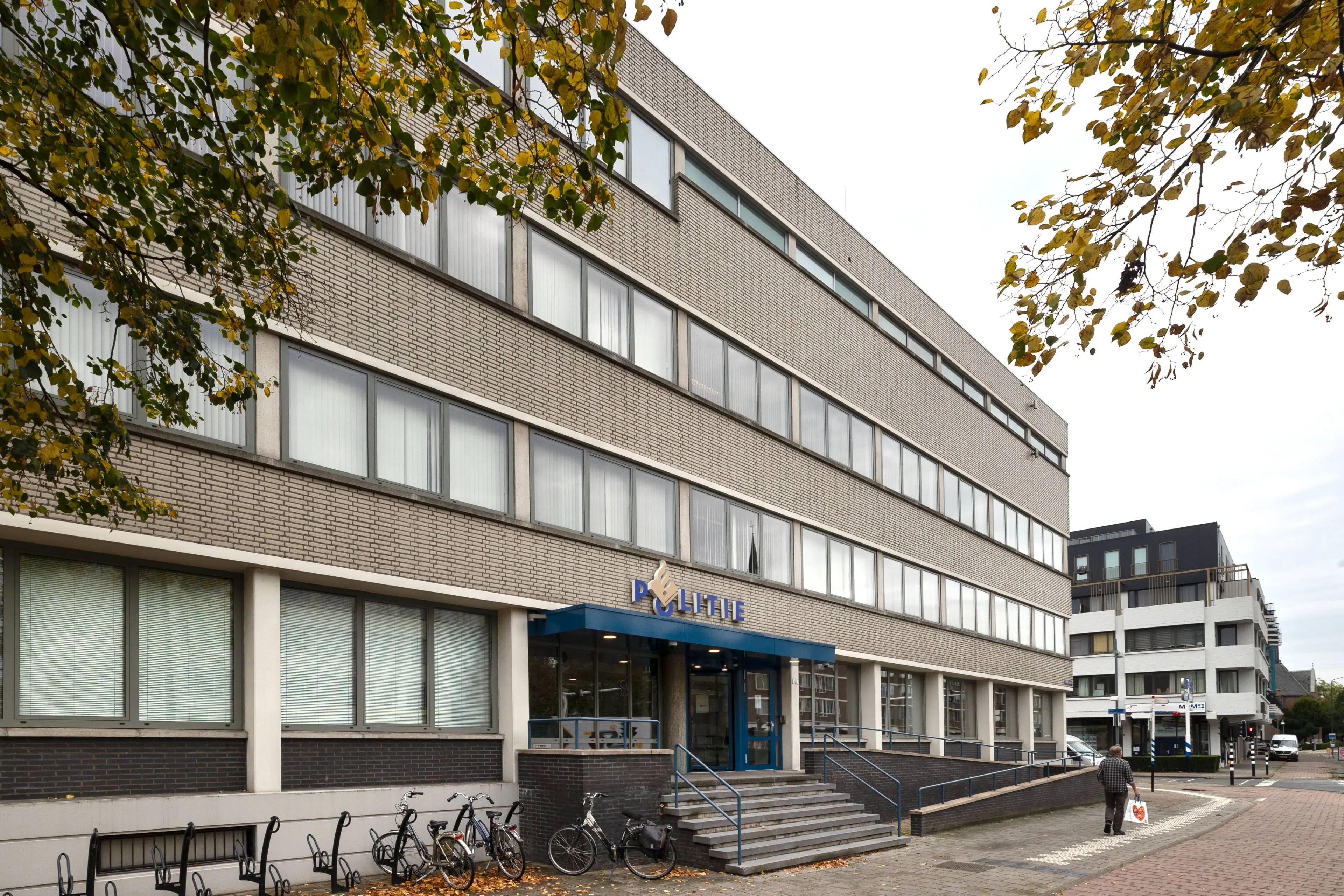 231013 7826 politiebureau Helmond