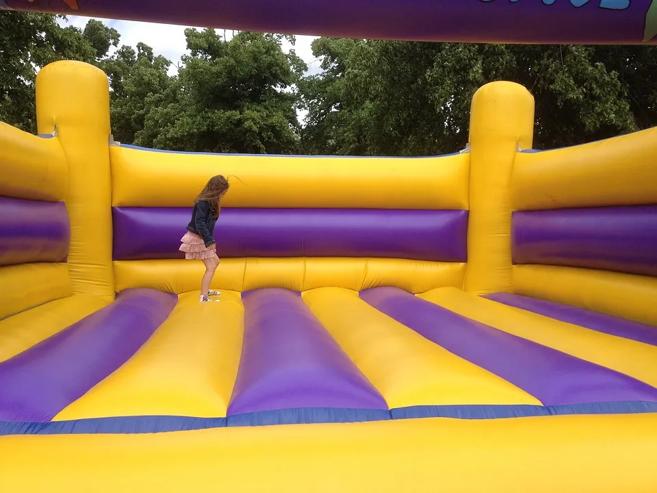 bouncing castle 281046 960 720
