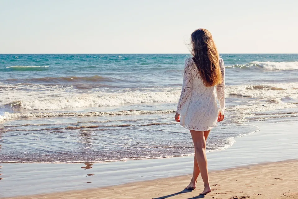young woman 1745173 960 720