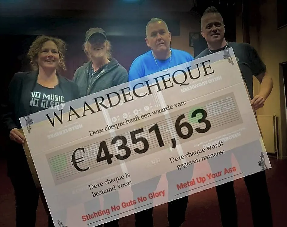 1 Foto cheque overhandiging