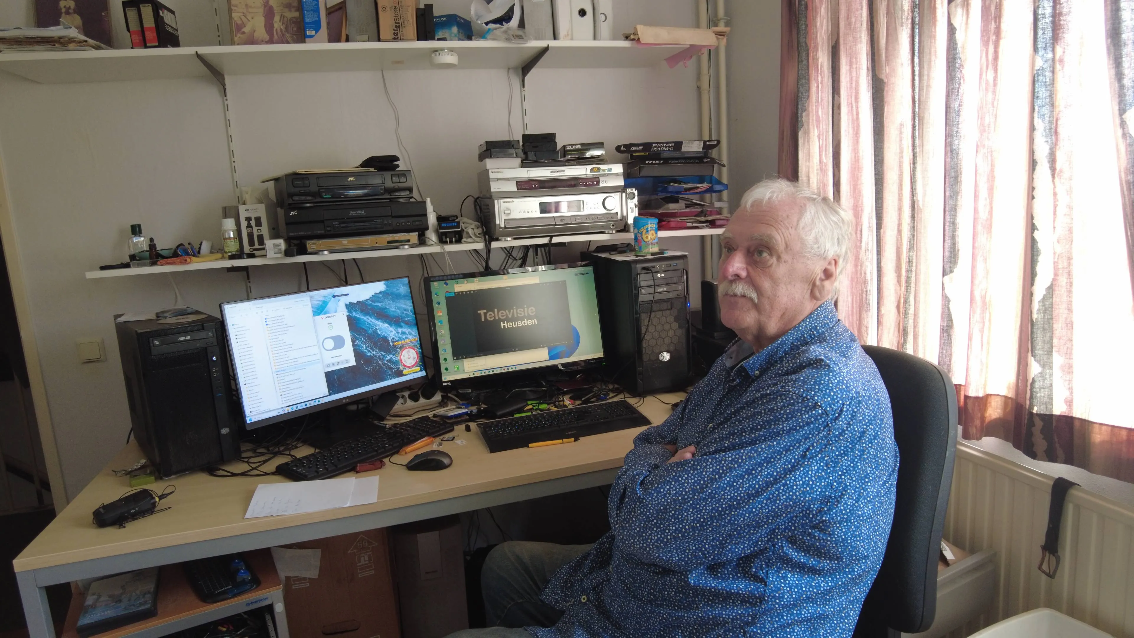 Foto Adri aan het werk