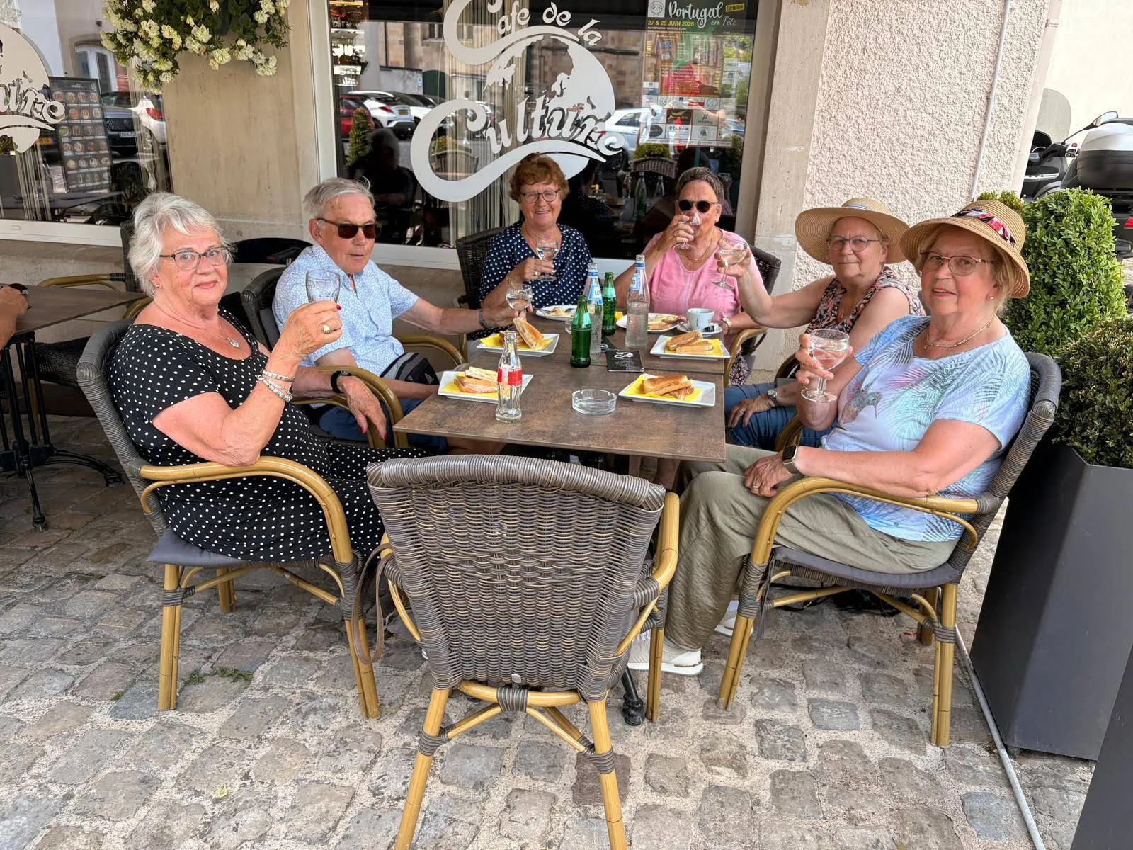 Dag 2. Een Warme en Gezellige Dag in Echternach en Klein Zwitserland