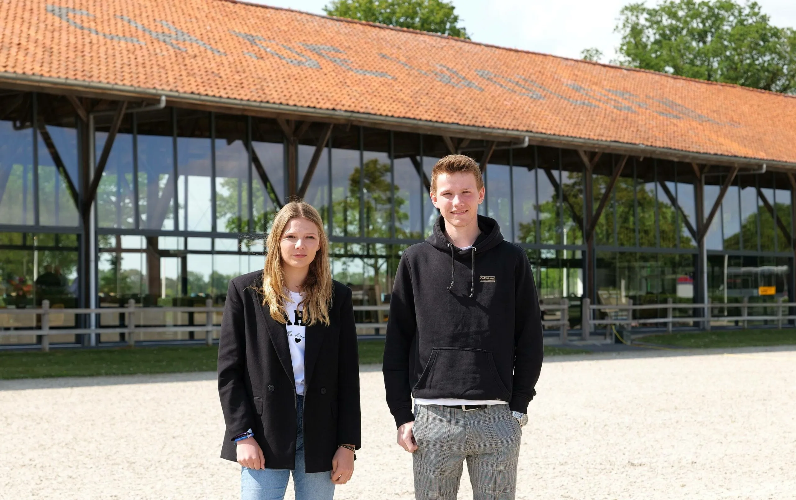 ch houtzager nina links en boer de wesley rechts foto hans khoe 2023 scaled