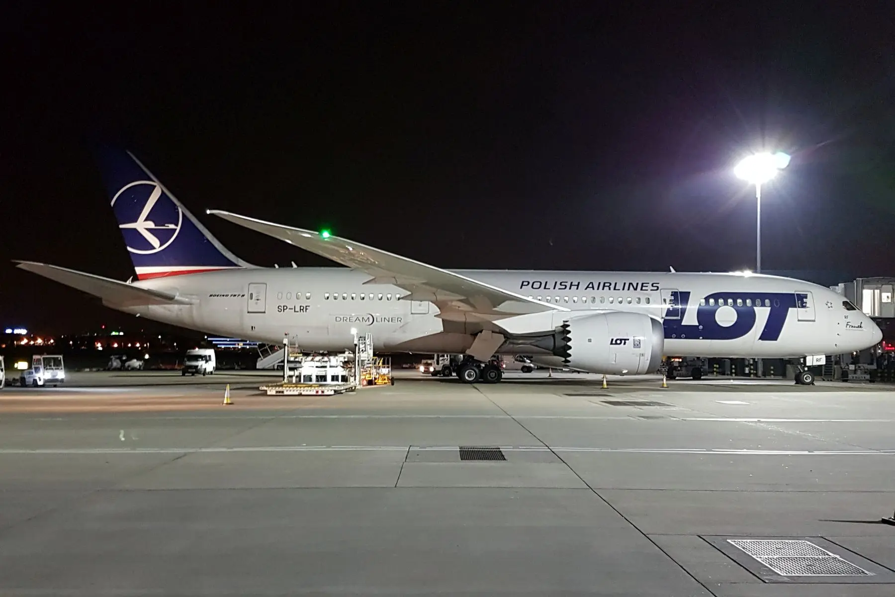 boeing 787 dreamliner of lot polish airlines 30027399603