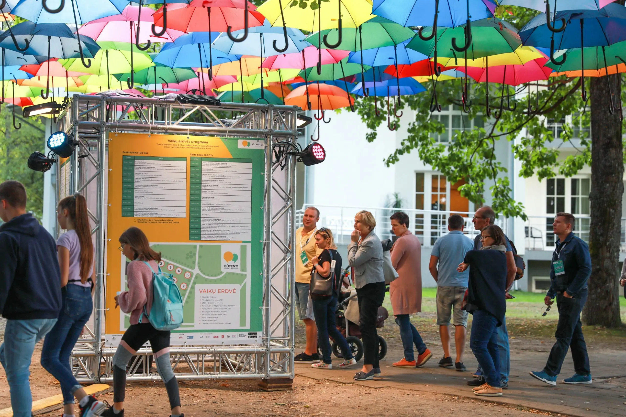 diskusiju festivalis butent