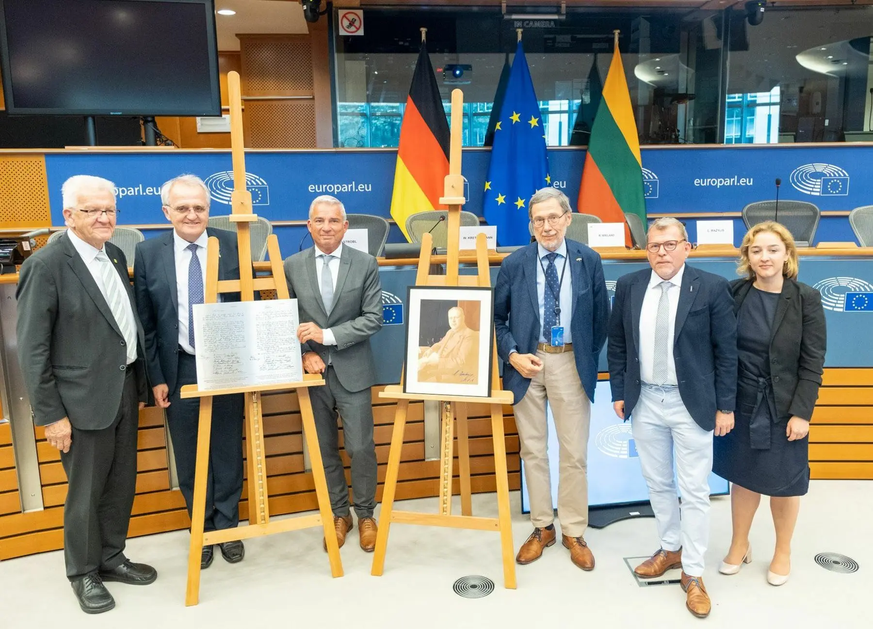 europos parlamento iamzintas vasario 16 osios aktas
