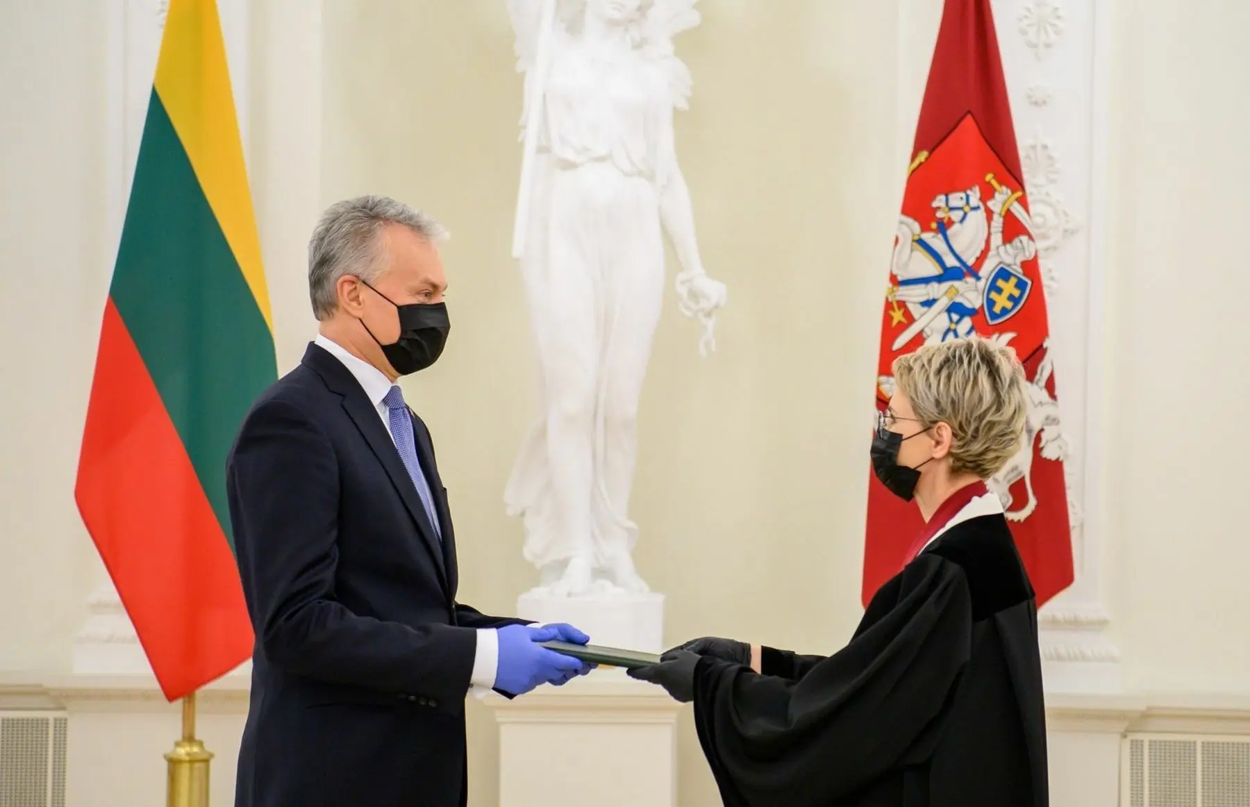 gitanas nauseda nida grunskiene