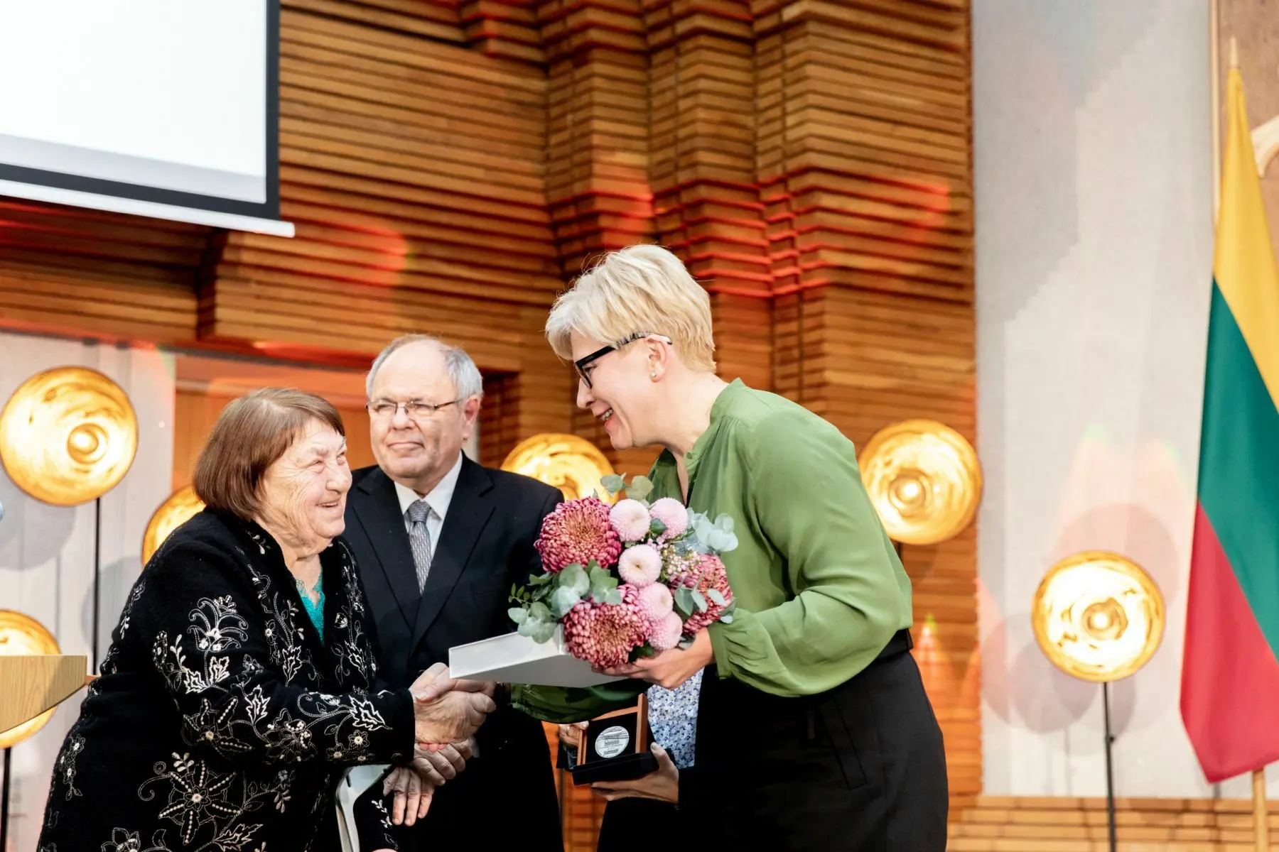lrvk20221107 36