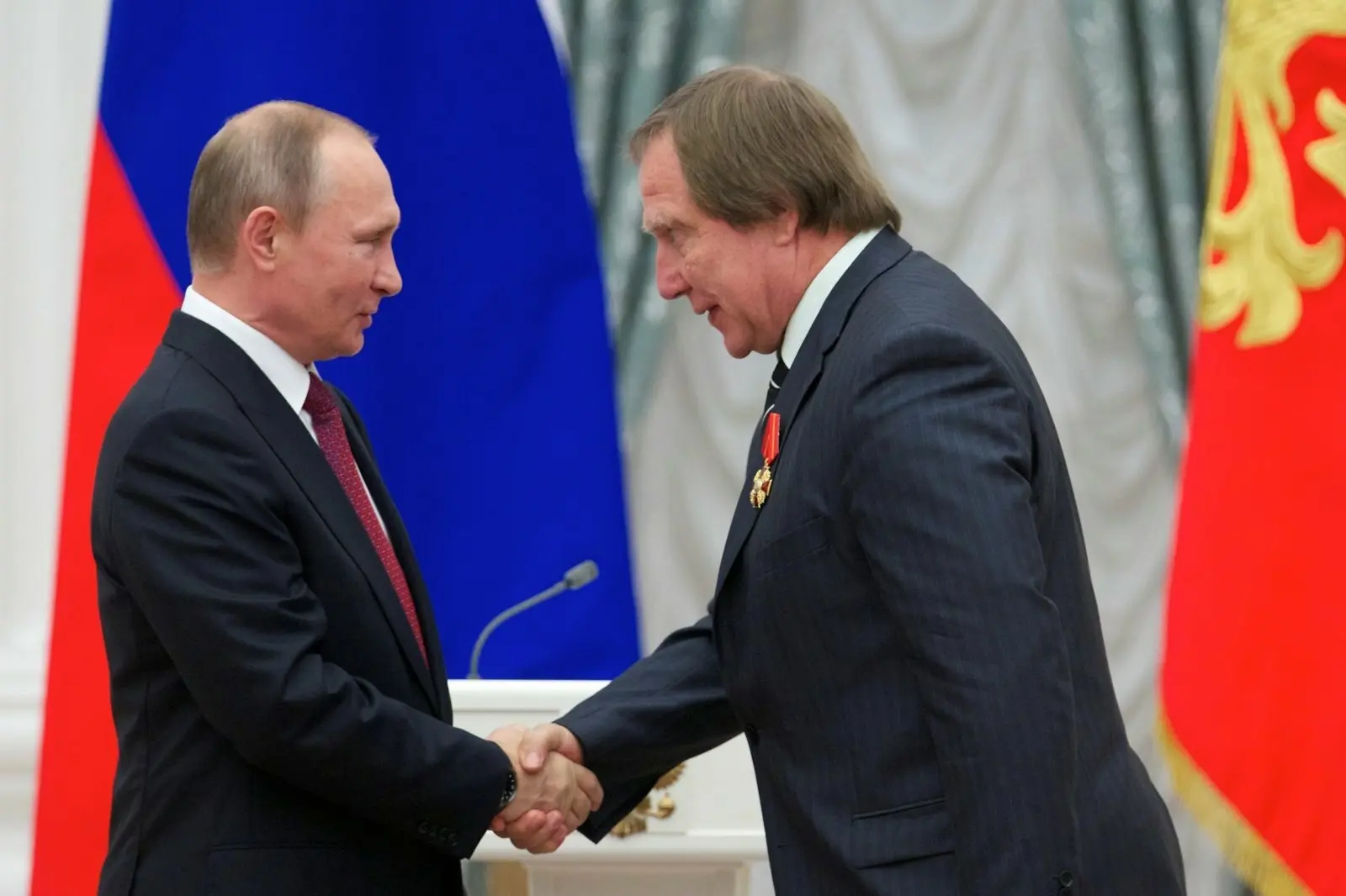vladimiras putinas sergejus rolduginas 85749777