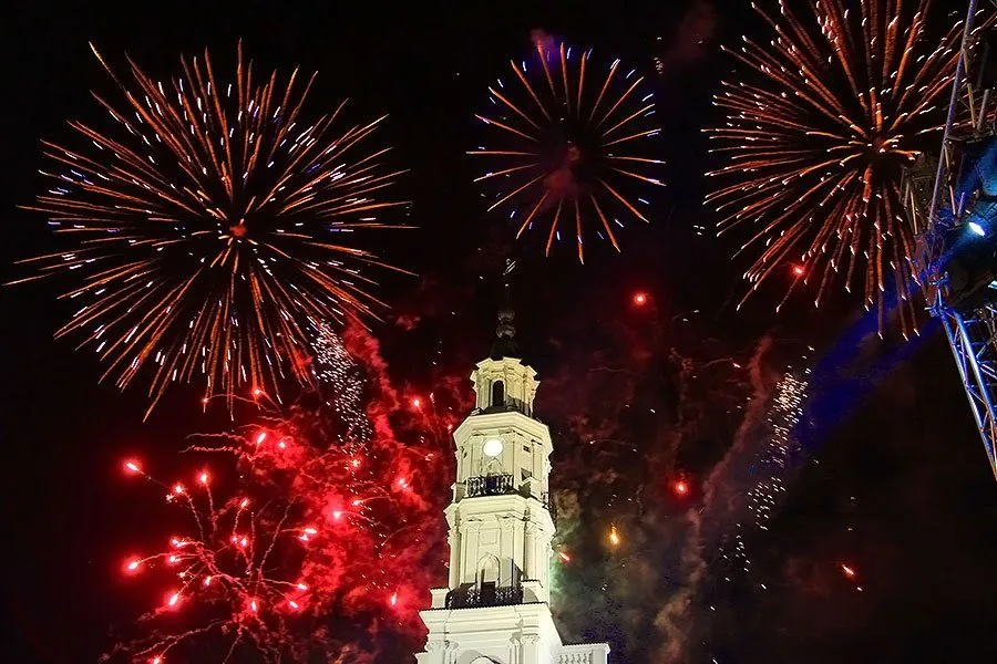 Kalėdų eglutės įžiebimo fejerverkai